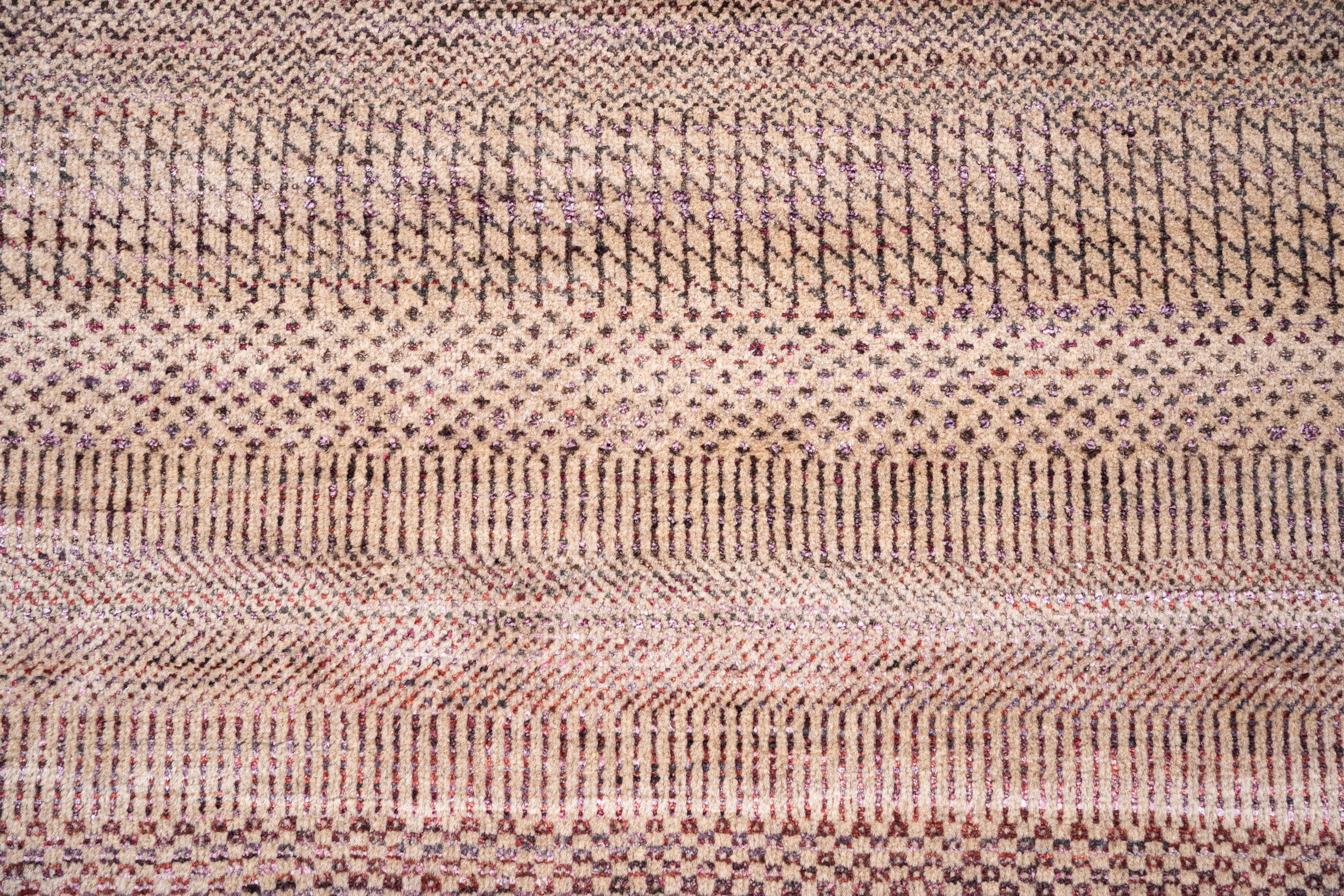 Handknotted Carpet, DIA - 128 MCN, Natural & Black